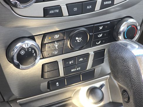 Used 2010 Ford Fusion SE image 24