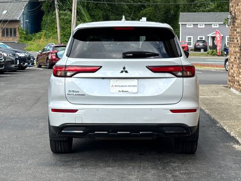 Used 2022 Mitsubishi Outlander SEL Black Edition FWD image 4