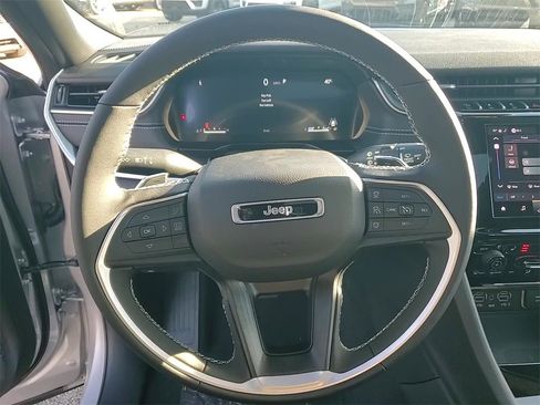New 2025 Jeep Grand Cherokee L Altitude image 13