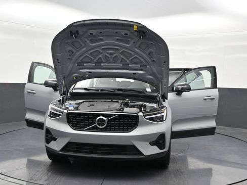 New 2026 Volvo XC40 B5 Plus AWD/4WD image 34