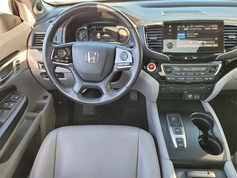 Used 2020 Honda Pilot Touring image 4