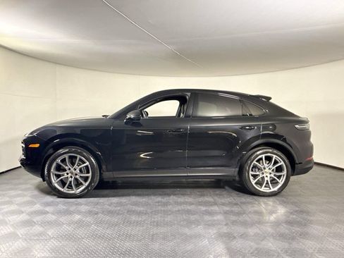 Certified 2023 Porsche Cayenne Platinum Edition AWD/4WD image 2