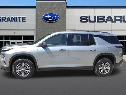 Used 2026 Chevrolet Traverse LT w/ Driver Confidence Package AWD/4WD image 7