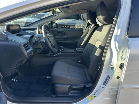 Used 2025 Toyota Prius LE image 18