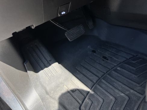 Used 2021 Chevrolet Tahoe Premier AWD/4WD image 17