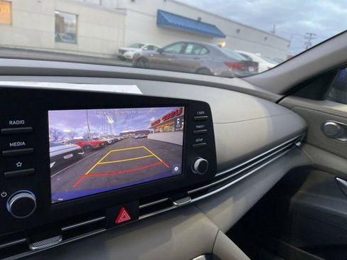 Used 2023 Hyundai Elantra SEL w/ Cargo Package image 14