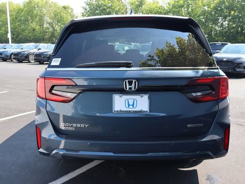 Used 2026 Honda Odyssey Touring image 4