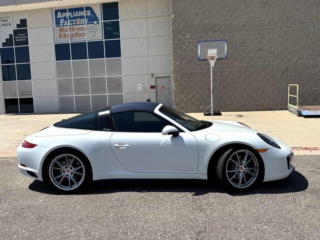 Used 2019 Porsche 911 Targa 4 AWD/4WD image 5