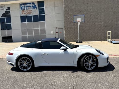 Used 2019 Porsche 911 Targa 4 AWD/4WD image 5