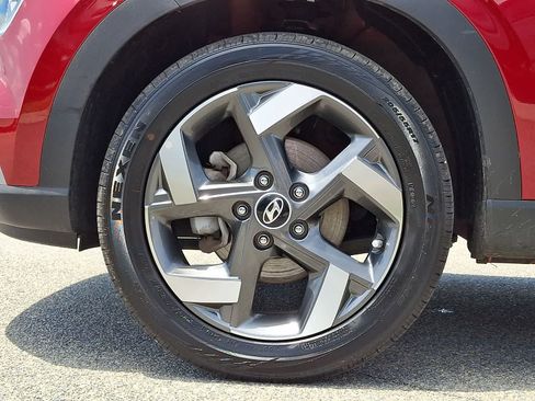 Used 2025 Hyundai Venue Limited FWD image 9