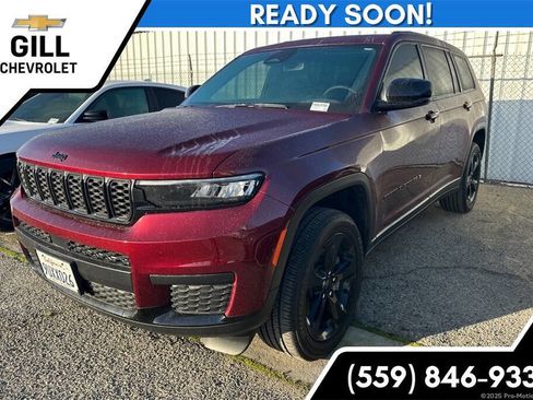 Used 2025 Jeep Grand Cherokee L Altitude image 1