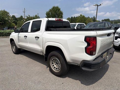 Used 2024 Chevrolet Colorado W/T w/ Safety Package RWD image 2