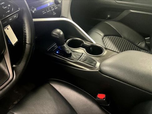 Used 2024 Toyota Camry SE image 20