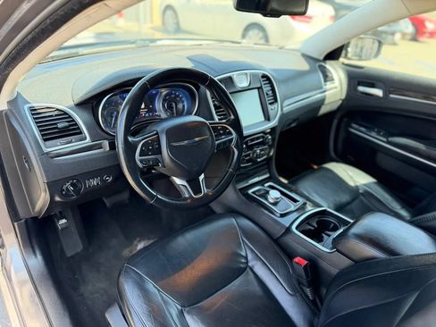 Used 2015 Chrysler 300 Limited RWD image 23