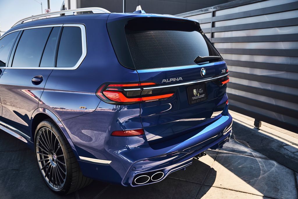 Used 2025 BMW ALPINA XB7 AWD/4WD image 8