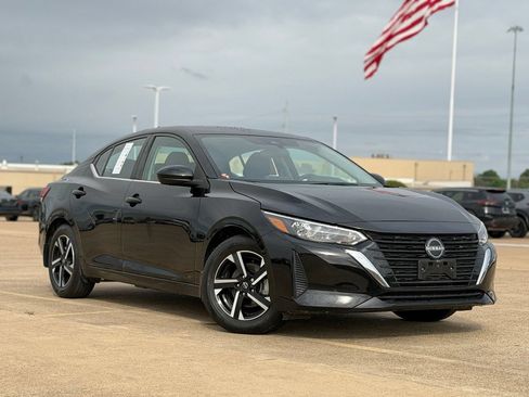 Certified 2025 Nissan Sentra SV FWD image 2