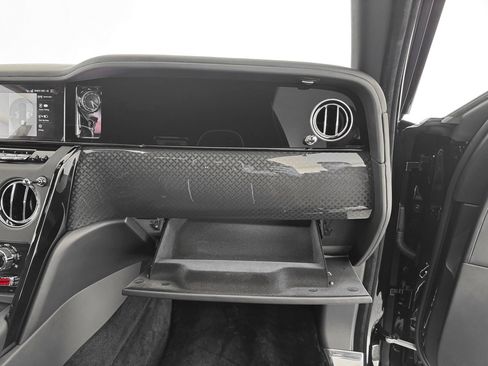 New 2026 Rolls-Royce Cullinan Black Badge image 33