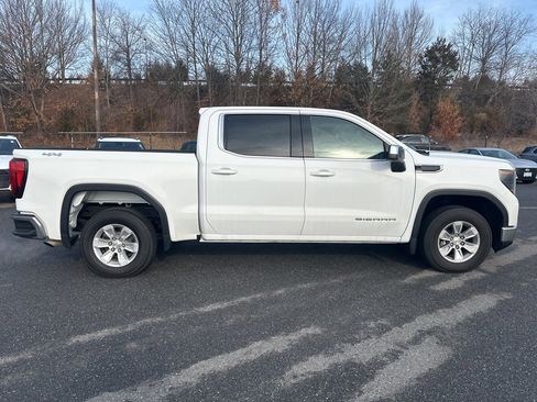 Used 2024 GMC Sierra 1500 SLE image 4