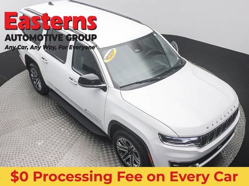 Used 2024 Jeep Wagoneer L Series II RWD image 3