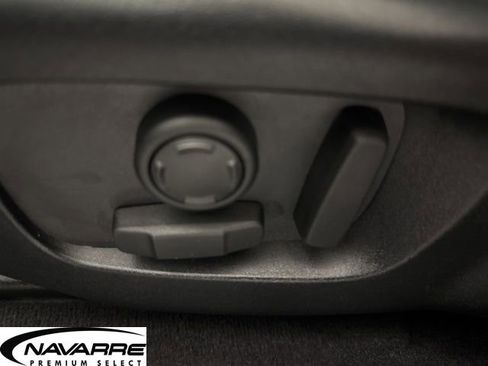 Used 2025 Land Rover Range Rover Velar Dynamic SE image 28