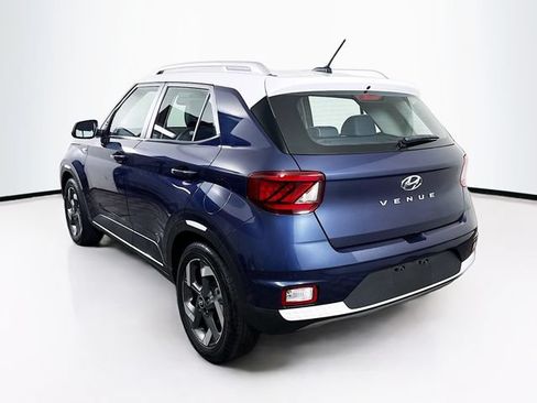 Certified 2024 Hyundai Venue Limited FWD image 6