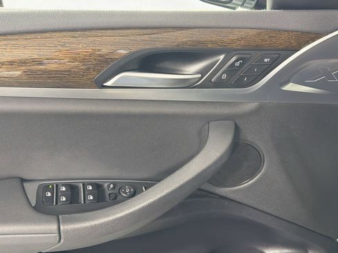 Used 2019 BMW X4 M40i w/ Driving Assistance Package image 18