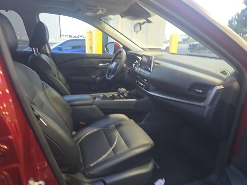 Certified 2025 Nissan Rogue SV w/ SV Premium Package FWD image 13