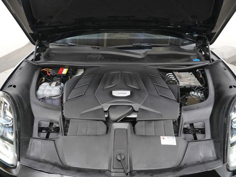 Used 2020 Porsche Cayenne AWD/4WD image 32