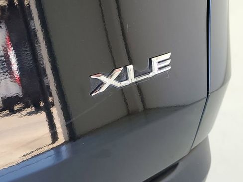 Used 2024 Toyota Grand Highlander XLE image 9