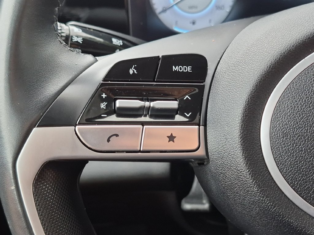 Used 2025 Hyundai Elantra SEL FWD image 21