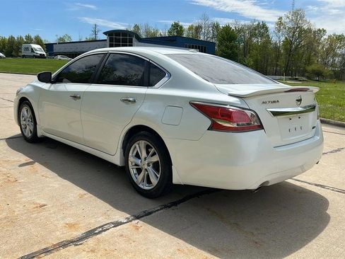Used 2015 Nissan Altima 2.5 SL w/ Moonroof Package FWD image 10