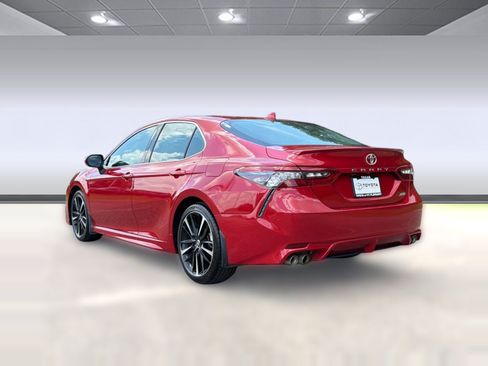 Used 2021 Toyota Camry XSE FWD image 3