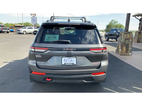 Used 2022 Jeep Grand Cherokee Trailhawk w/ ADV Protech Group II AWD/4WD image 7