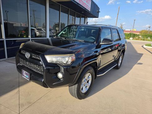 Used 2016 Toyota 4Runner SR5 Premium AWD/4WD image 2