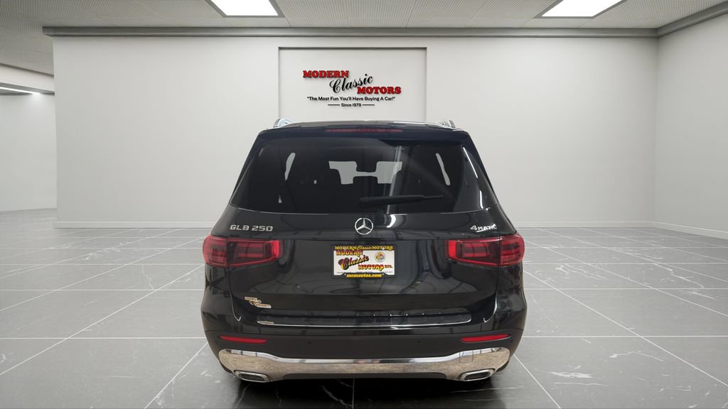 Used 2025 Mercedes-Benz GLB 250 4MATIC image 6