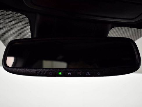 Used 2025 Toyota Sienna XSE w/ XSE Plus Package image 32