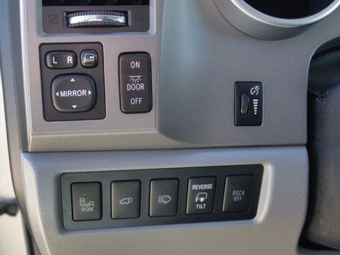Used 2012 Toyota Sequoia Platinum AWD/4WD image 19