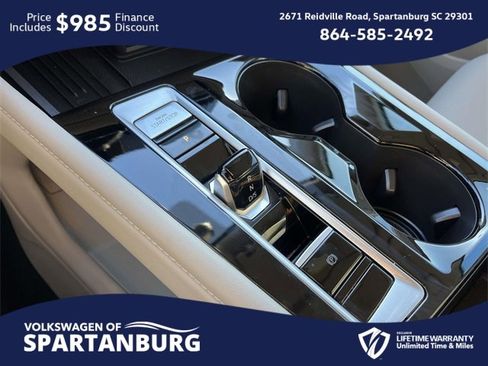 Used 2025 Volkswagen Atlas SE image 29
