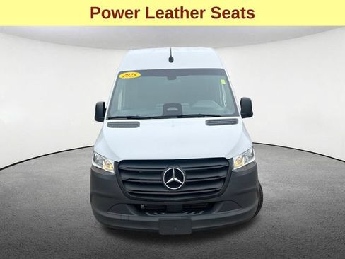 Used 2025 Mercedes-Benz Sprinter 2500 image 4