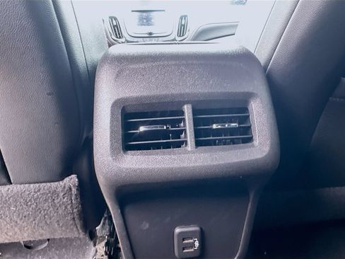 Used 2023 Chevrolet Equinox RS FWD image 19