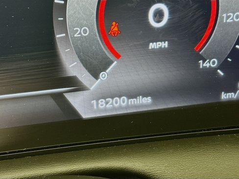 Used 2023 Nissan Ariya FWD image 19