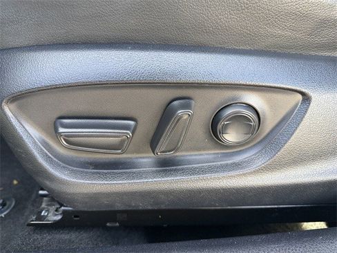 Certified 2023 Toyota Camry SE image 24