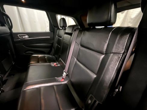 Used 2022 Jeep Grand Cherokee Limited image 15