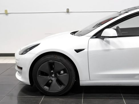 Used 2023 Tesla Model 3 Standard Range RWD image 13