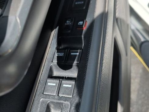 Used 2013 Honda Ridgeline RTL image 10