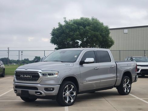 Used 2019 RAM 1500 Limited AWD/4WD image 3