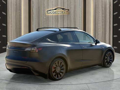 Used 2023 Tesla Model Y Performance AWD/4WD image 9