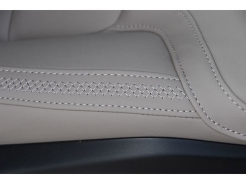 New 2026 Volvo XC60 B5 Plus w/ Protection Package Premier AWD/4WD image 32