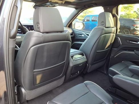 Certified 2023 Cadillac Escalade Sport w/ LPO, ONYX Package AWD/4WD image 15
