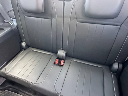 Used 2023 Volkswagen Tiguan SE FWD image 10